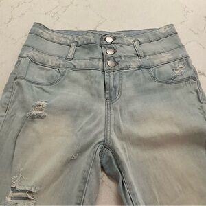 Refuge Light Wash Jeans